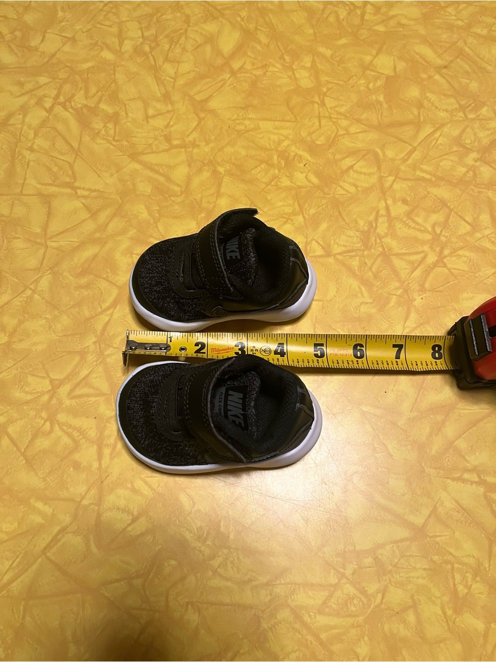 NWOT Nike Newborn Velcro Sneakers - Picture 7 of 8